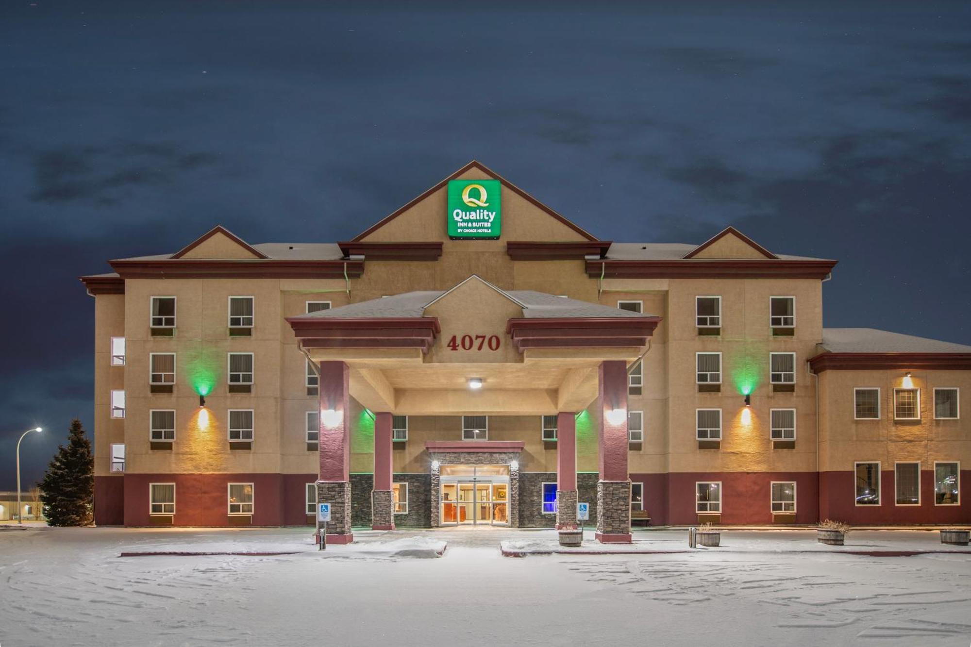 Quality Inn & Suites Lethbridge Bagian luar foto