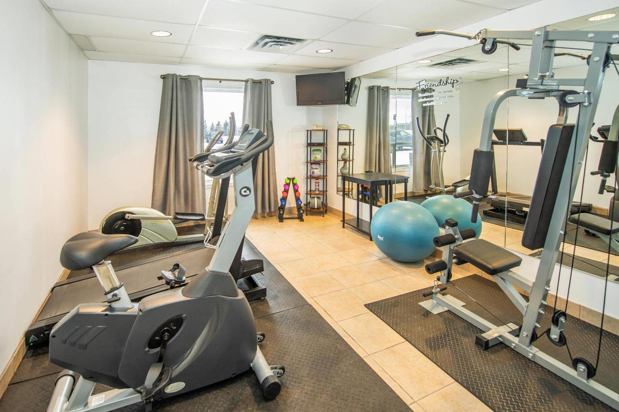 Quality Inn & Suites Lethbridge Bagian luar foto