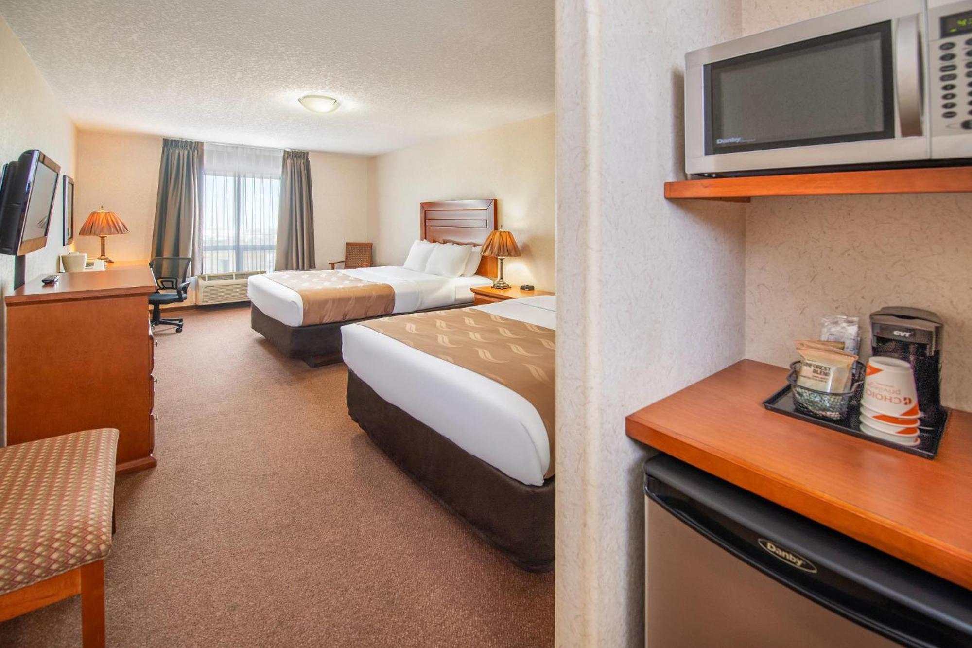 Quality Inn & Suites Lethbridge Bagian luar foto