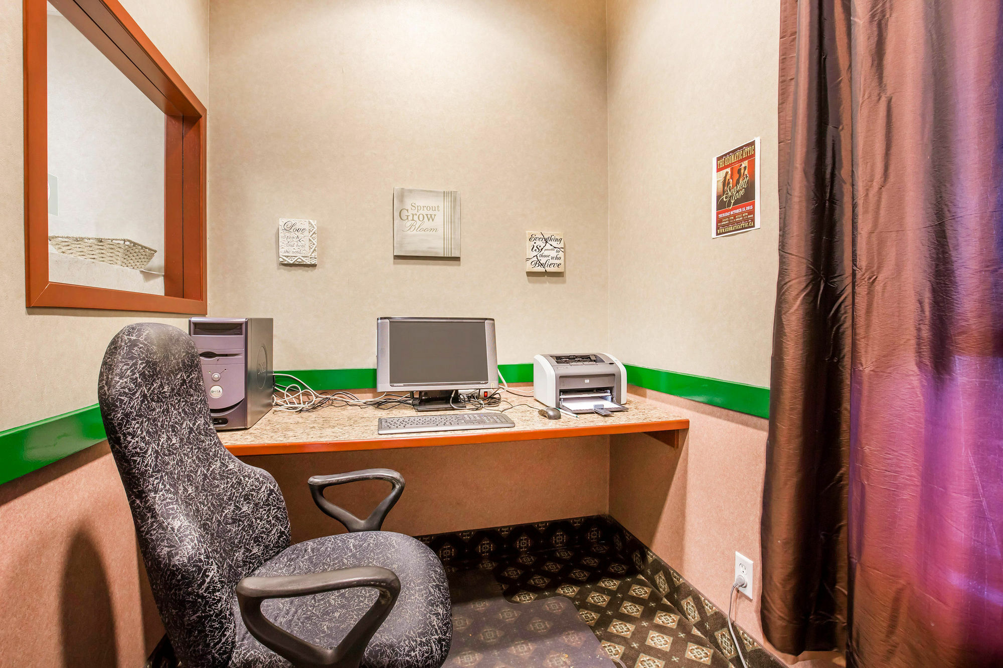 Quality Inn & Suites Lethbridge Bagian luar foto