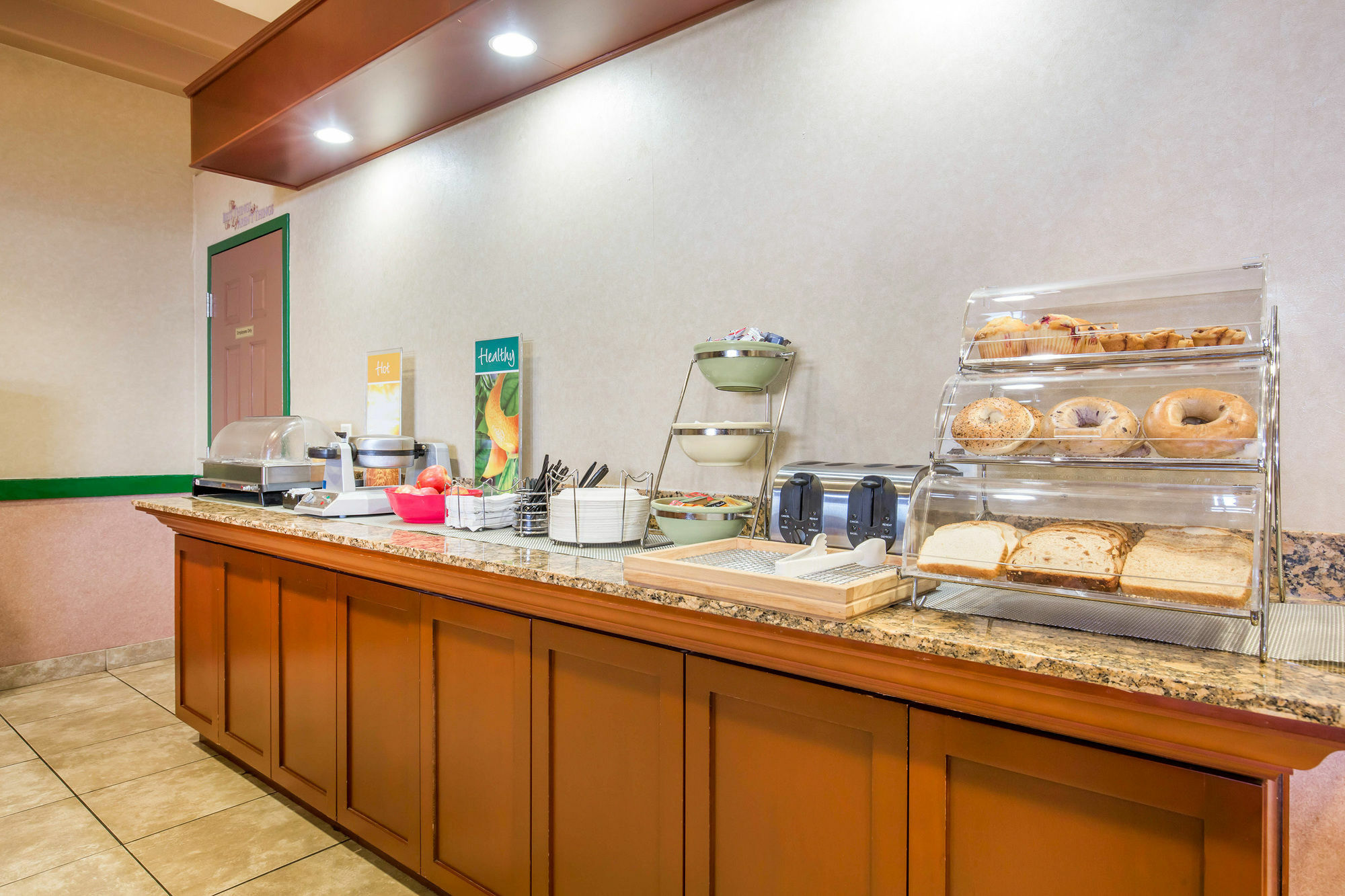 Quality Inn & Suites Lethbridge Bagian luar foto